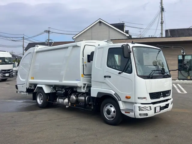 三菱 ファイター 2KG-FK62F(2WD)の写真2