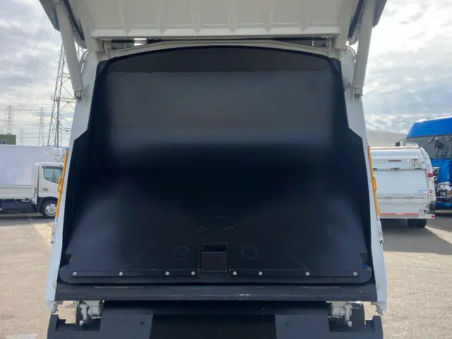 三菱 ファイター 2KG-FK62F(2WD)の写真9