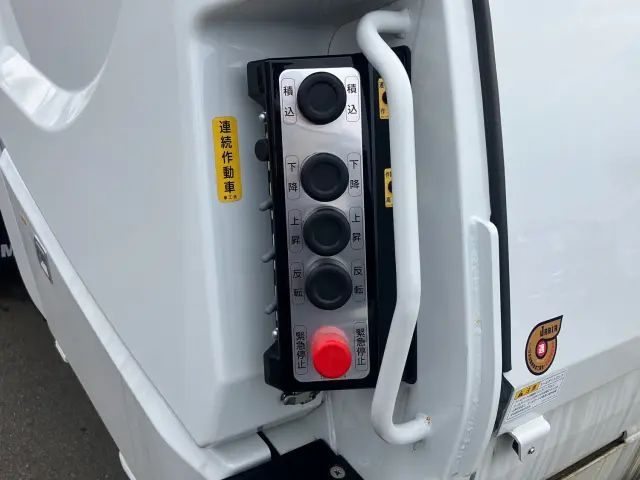 三菱 ファイター 2KG-FK62F(2WD)の写真21