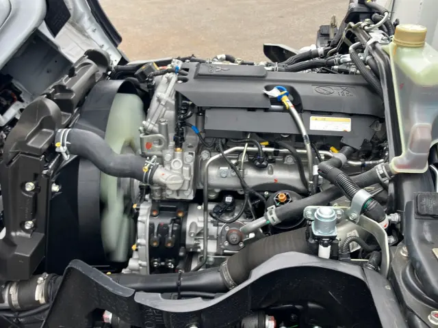 三菱 キャンター 2RG-FEAV0(2WD)の写真15