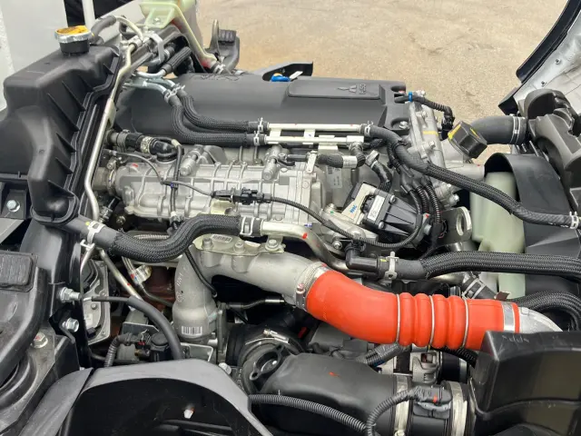 三菱 キャンター 2RG-FEAV0(2WD)の写真16