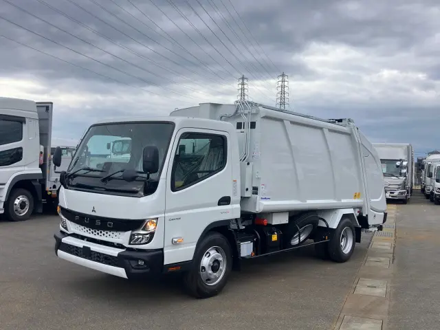 三菱 キャンター 2PG-FEB90(2WD)の写真1