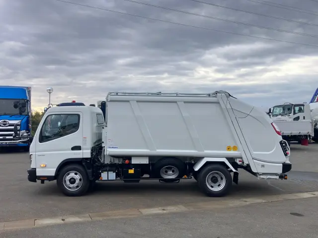 三菱 キャンター 2PG-FEB90(2WD)の写真5