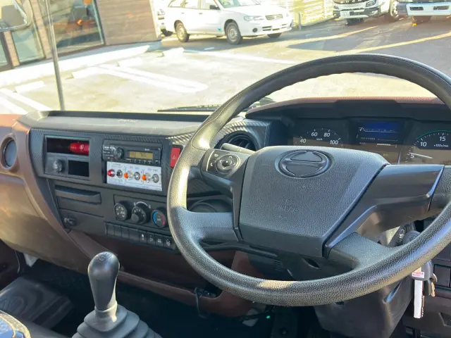 日野 レンジャー 2KG-FC2ABA(2WD)の写真20