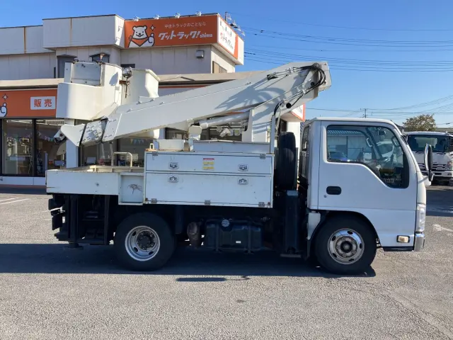 いすゞ エルフ TKG-NKR85AN(2WD)の写真6