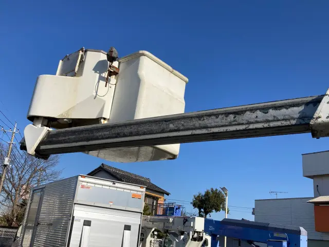 いすゞ エルフ TKG-NKR85AN(2WD)の写真14