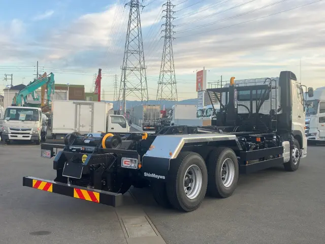 日野 プロフィア 2DG-FS1AJE(6x4)の写真3