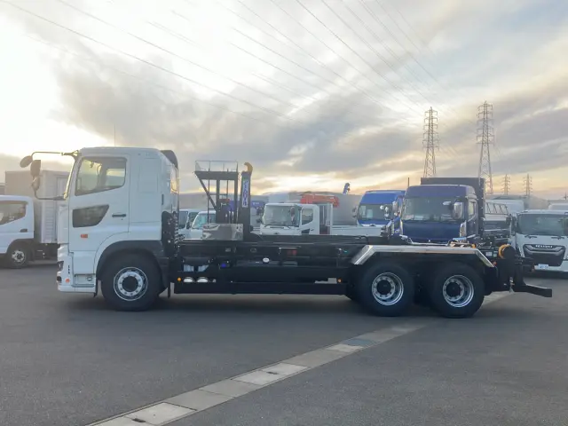 日野 プロフィア 2DG-FS1AJE(6x4)の写真5