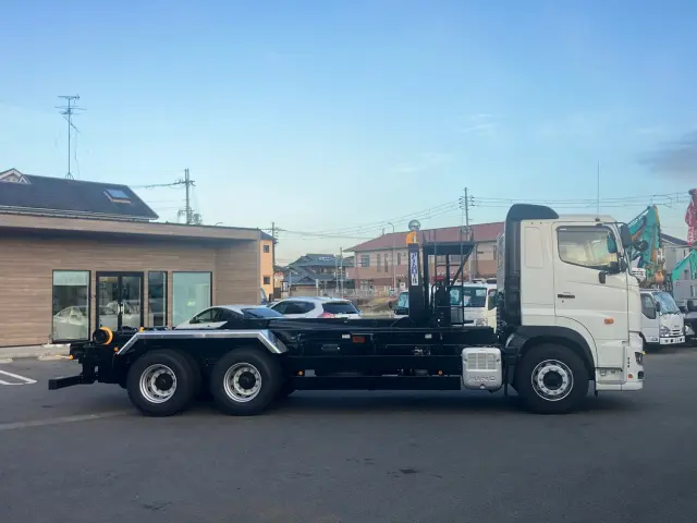 日野 プロフィア 2DG-FS1AJE(6x4)の写真6