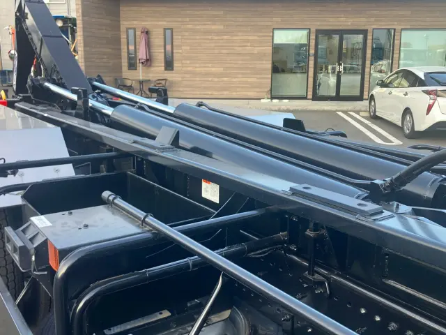 日野 プロフィア 2DG-FS1AJE(6x4)の写真9