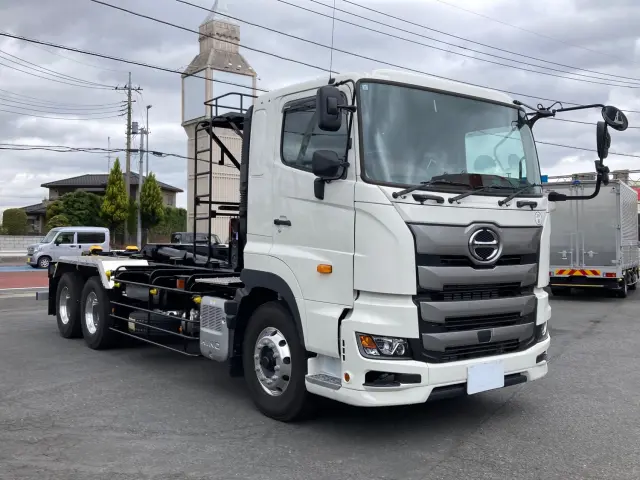 日野 プロフィア 2DG-FS1AJE(6x4)の写真2