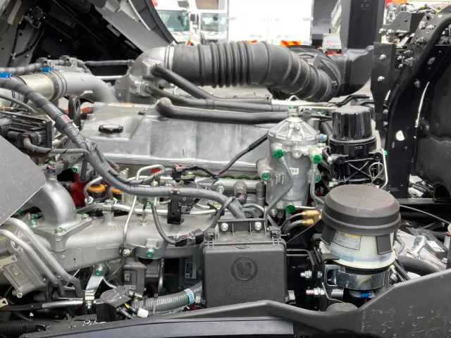 日野 プロフィア 2DG-FS1AJE(6x4)の写真14