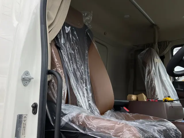 日野 プロフィア 2DG-FS1AJE(6x4)の写真15