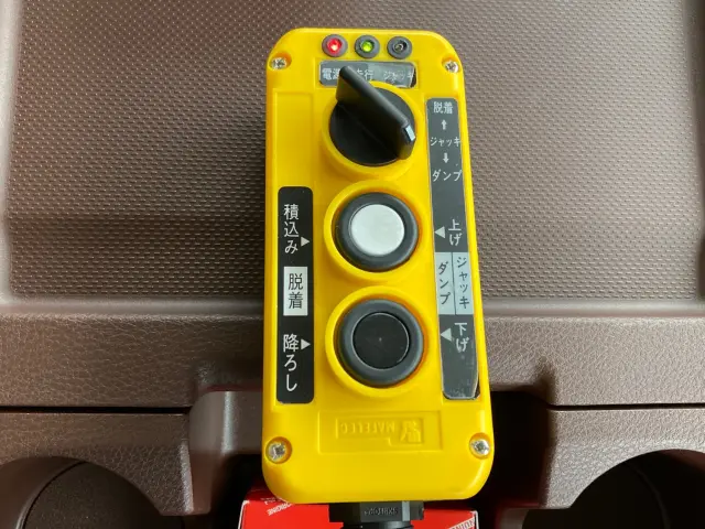 日野 プロフィア 2DG-FS1AJE(6x4)の写真19