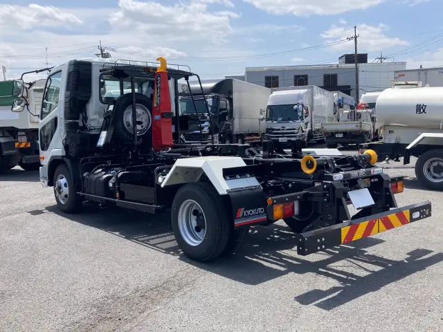 三菱 ファイター 2KG-FK72F(2WD)の写真4