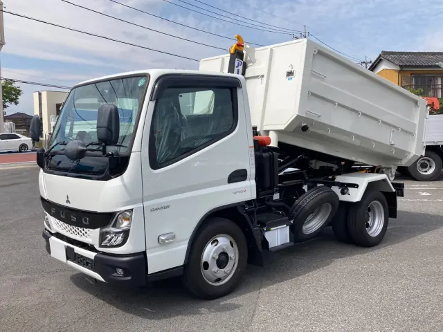 三菱 キャンター 2RG-FBAV0(2WD)の写真1