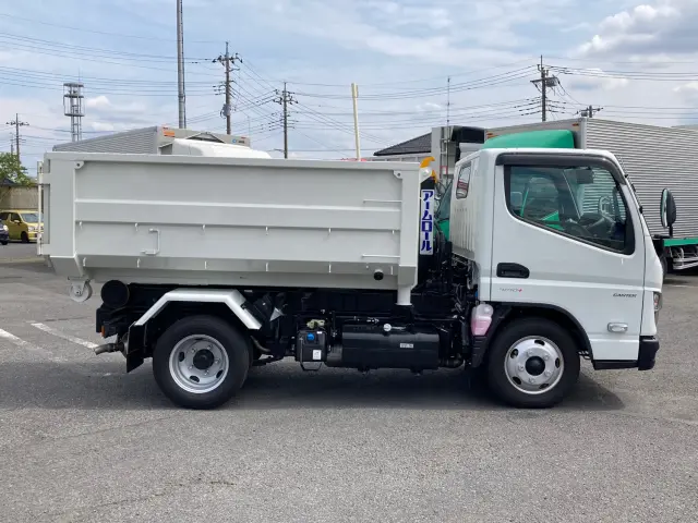 三菱 キャンター 2RG-FBAV0(2WD)の写真6