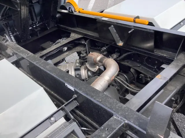 三菱 キャンター 2RG-FBAV0(2WD)の写真14