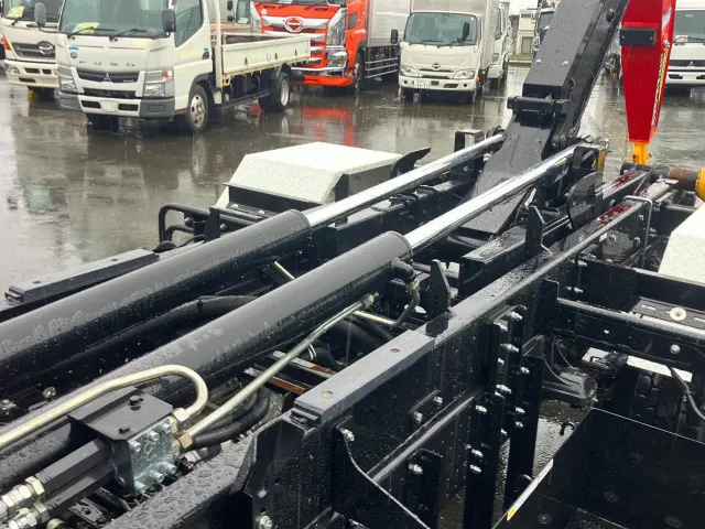 いすゞ フォワード 2RG-FRR90S4(2WD)の写真9