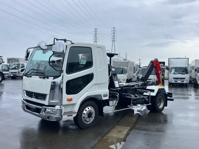 三菱 ファイター 2KG-FK62F(2WD)の写真1