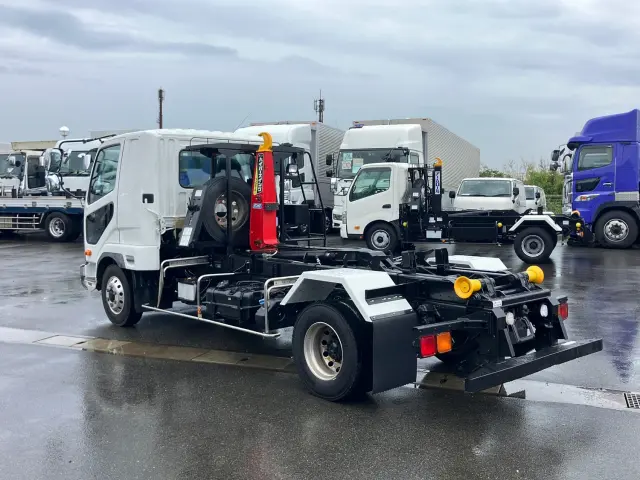 三菱 ファイター 2KG-FK62F(2WD)の写真4