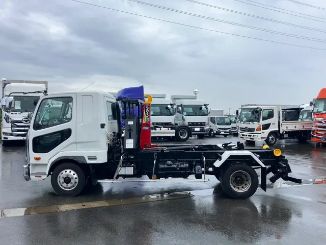 三菱 ファイター 2KG-FK62F(2WD)の写真5