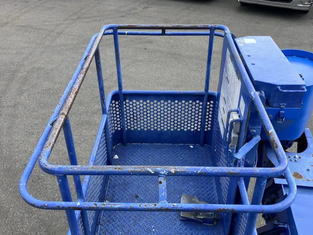 いすゞ エルフ SKG-NKR85YN(2WD)の写真10