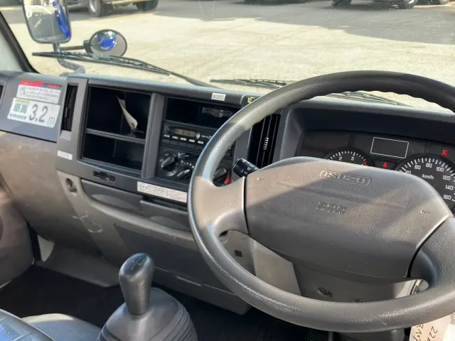 いすゞ エルフ SKG-NKR85YN(2WD)の写真22