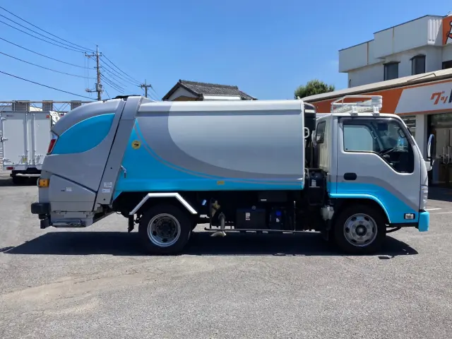 いすゞ エルフ 2PG-NKR88YN(2WD)の写真6