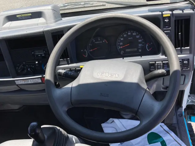 いすゞ エルフ 2PG-NKR88YN(2WD)の写真19