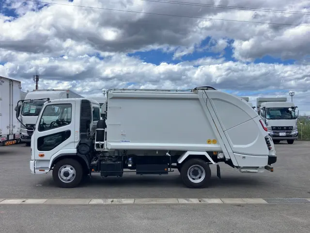 三菱 ファイター 2PG-FK72N(2WD)の写真5