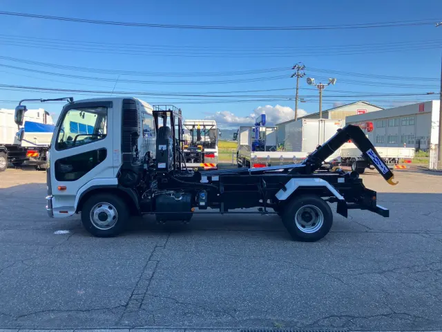 三菱 ファイター 2KG-FK72F(2WD)の写真5