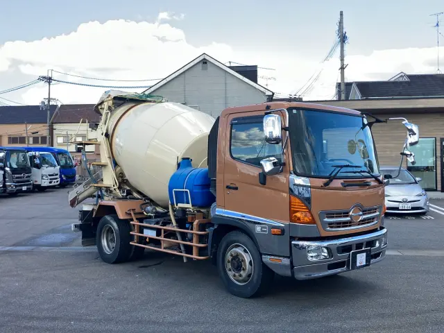 日野 レンジャー LKG-FJ7JDAA(2WD)の写真2