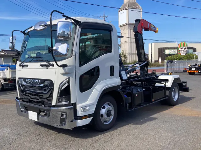 いすゞ フォワード 2RG-FRR90S4(2WD)の写真1