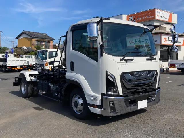 いすゞ フォワード 2RG-FRR90S4(2WD)の写真2