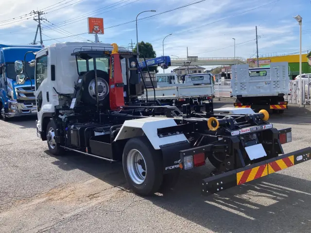 いすゞ フォワード 2RG-FRR90S4(2WD)の写真4