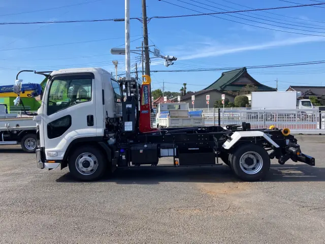 いすゞ フォワード 2RG-FRR90S4(2WD)の写真5