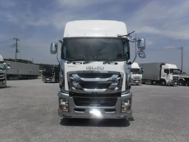 いすゞ ギガ 2PG-CYJ77D(2WD)の写真3