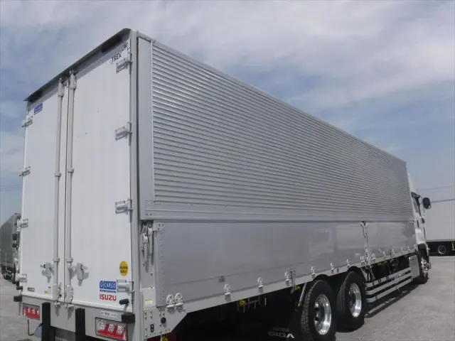 いすゞ ギガ 2PG-CYJ77D(2WD)の写真9