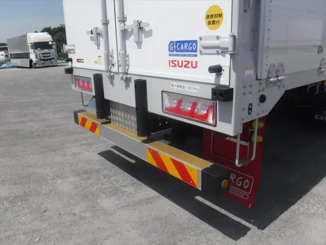 いすゞ ギガ 2PG-CYJ77D(2WD)の写真10