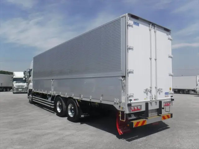 いすゞ ギガ 2PG-CYJ77D(2WD)の写真12