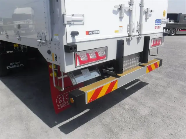 いすゞ ギガ 2PG-CYJ77D(2WD)の写真14