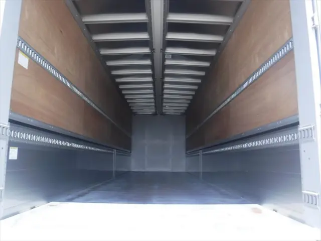 いすゞ ギガ 2PG-CYJ77D(2WD)の写真17