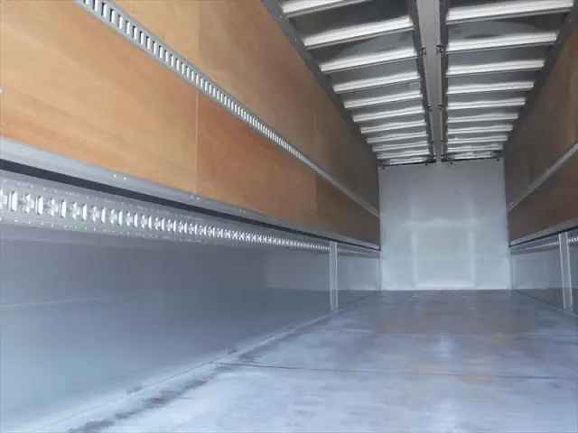 いすゞ ギガ 2PG-CYJ77D(2WD)の写真23