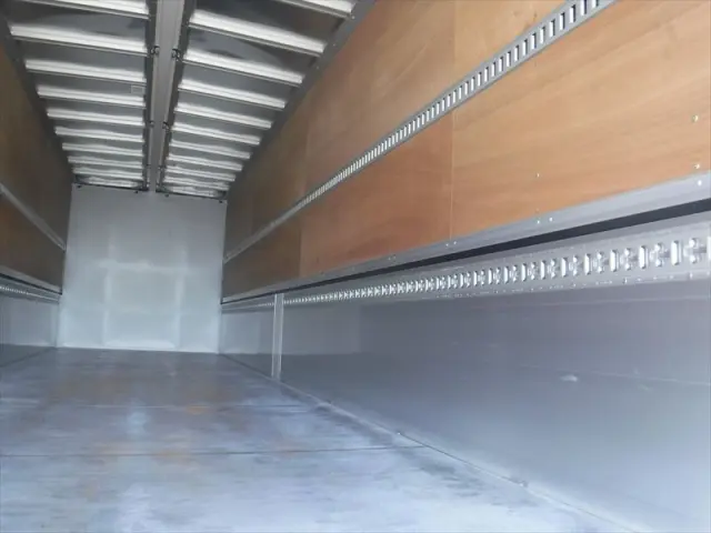 いすゞ ギガ 2PG-CYJ77D(2WD)の写真24