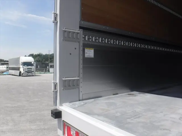 いすゞ ギガ 2PG-CYJ77D(2WD)の写真25