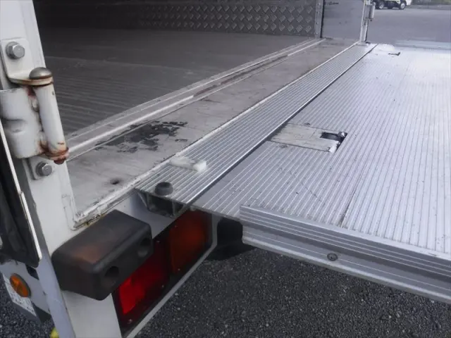 三菱 ファイター 2KG-FK64F(2WD)の写真24