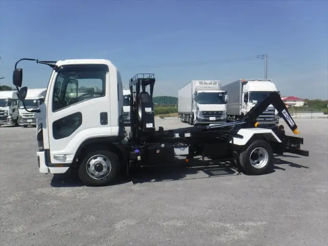 いすゞ フォワード 2RG-FRR90S4(2WD)の写真8