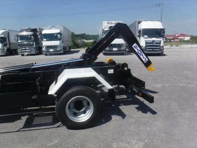 いすゞ フォワード 2RG-FRR90S4(2WD)の写真9