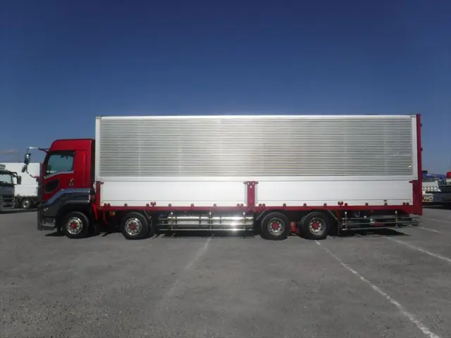 いすゞ ギガ QKG-CYJ77B(8x4)の写真7